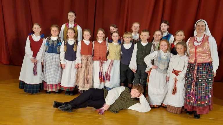 Vaikų folkloro ansamblis „Ratainyčia“